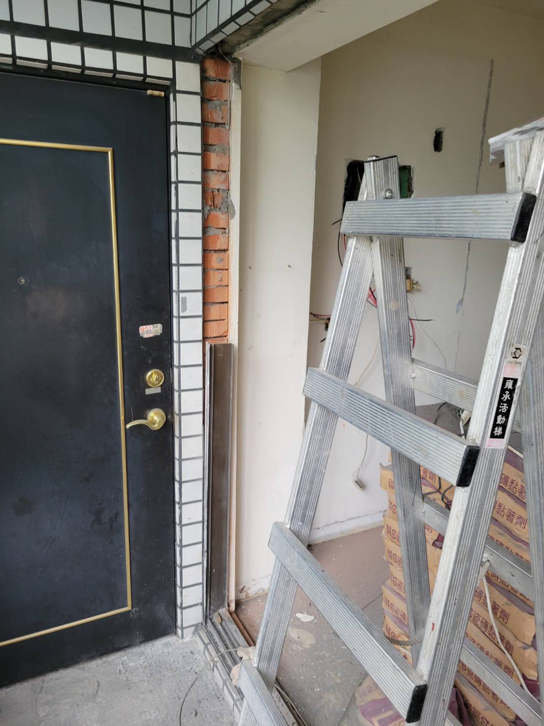 鋁門-施工中&nbsp;