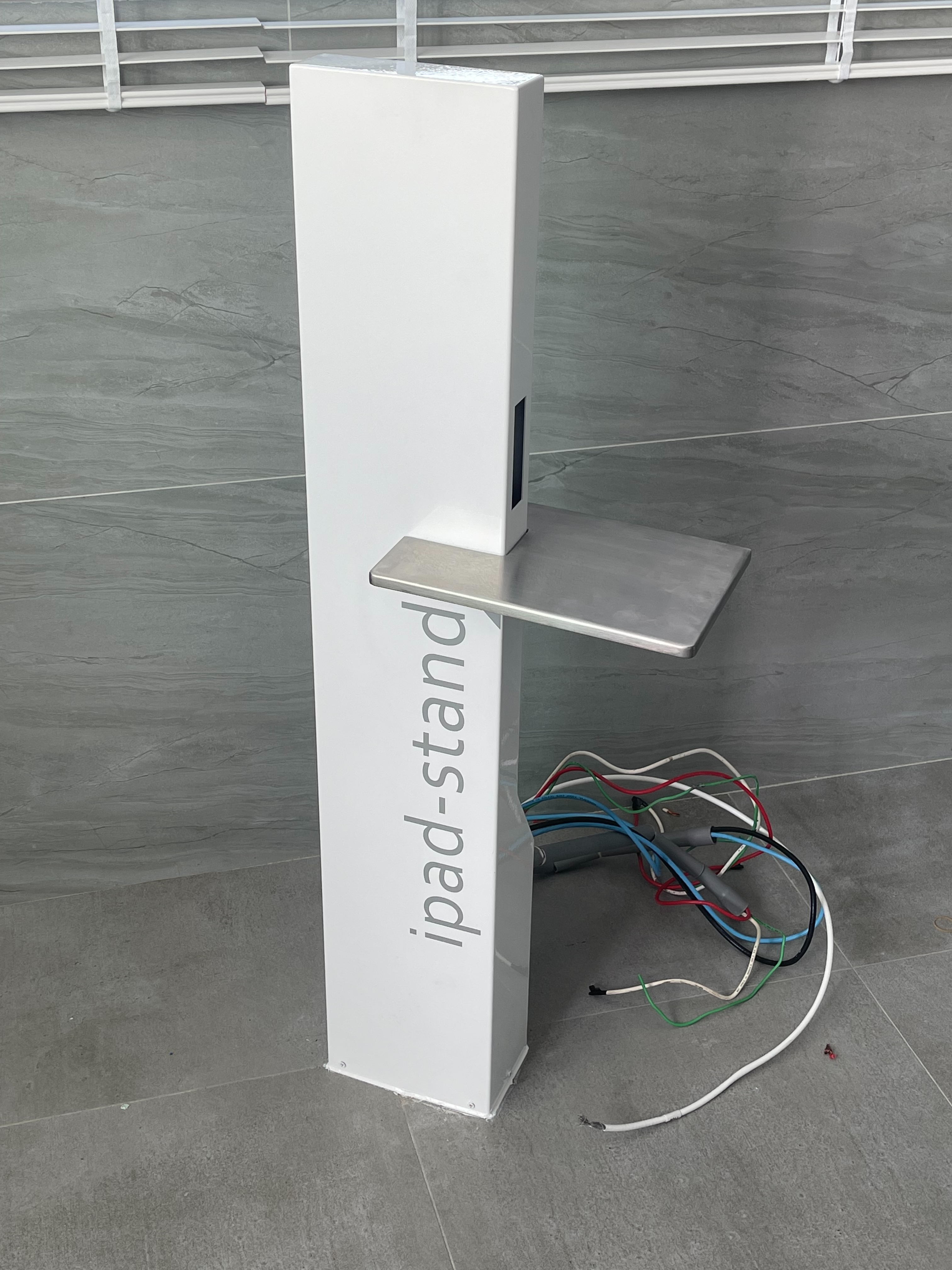 不銹鋼充電立牌