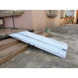左右折疊式斜坡板