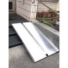 左右折疊式斜坡板