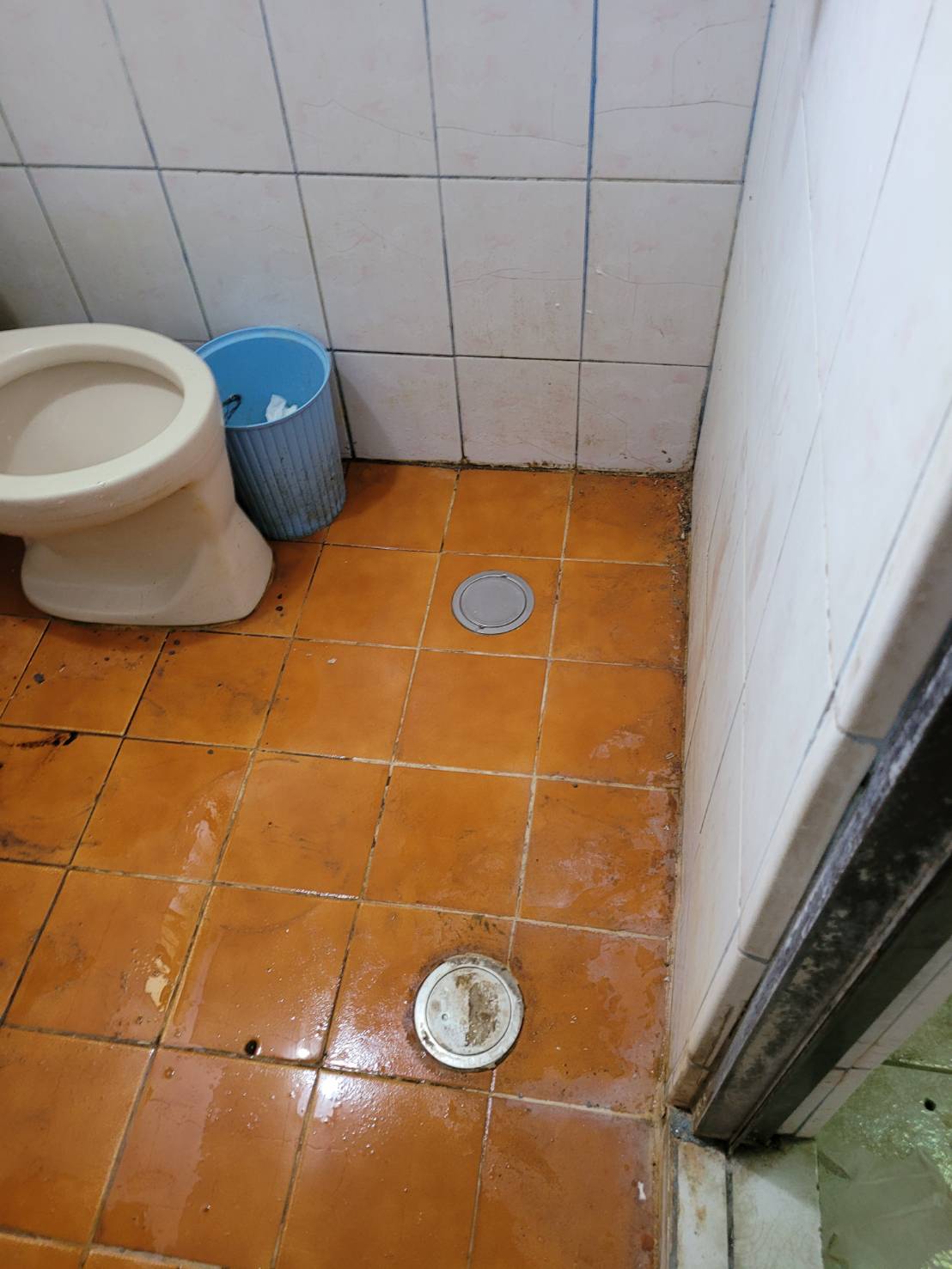 化糞池堵塞再打一個洞