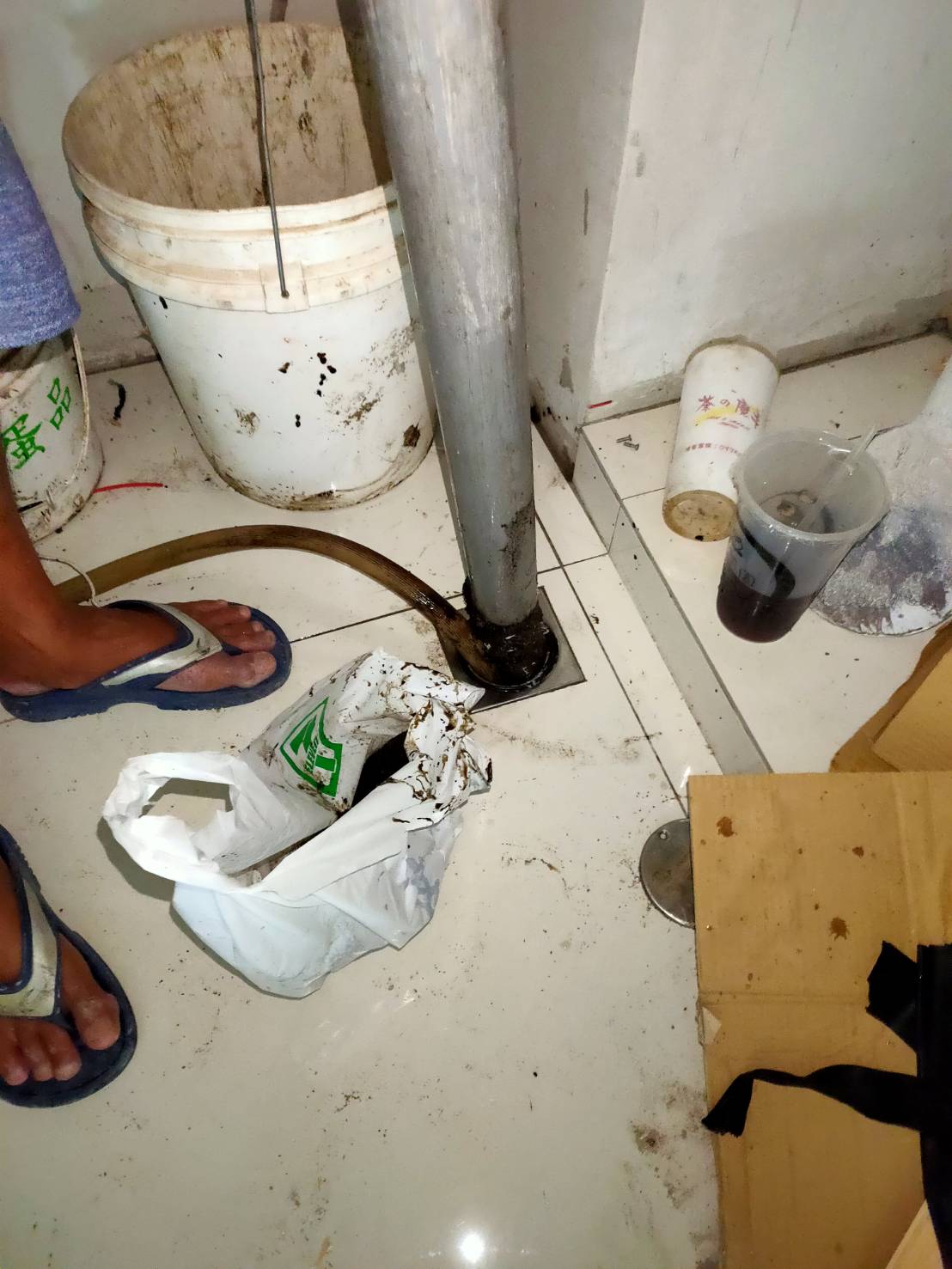 住家整修抽化糞池抽出很多濕紙巾&nbsp;