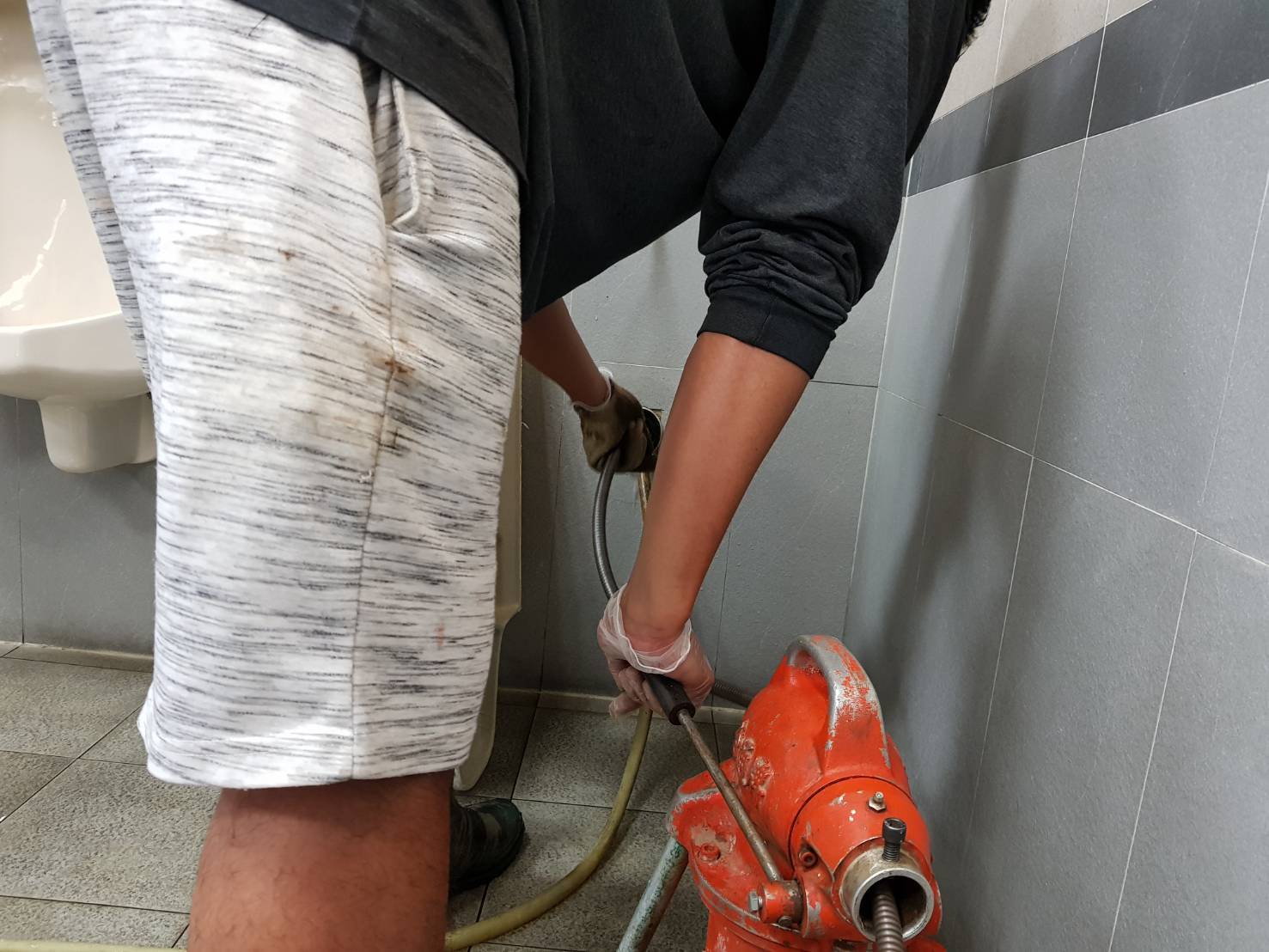 公司小便斗堵塞疏通&nbsp;