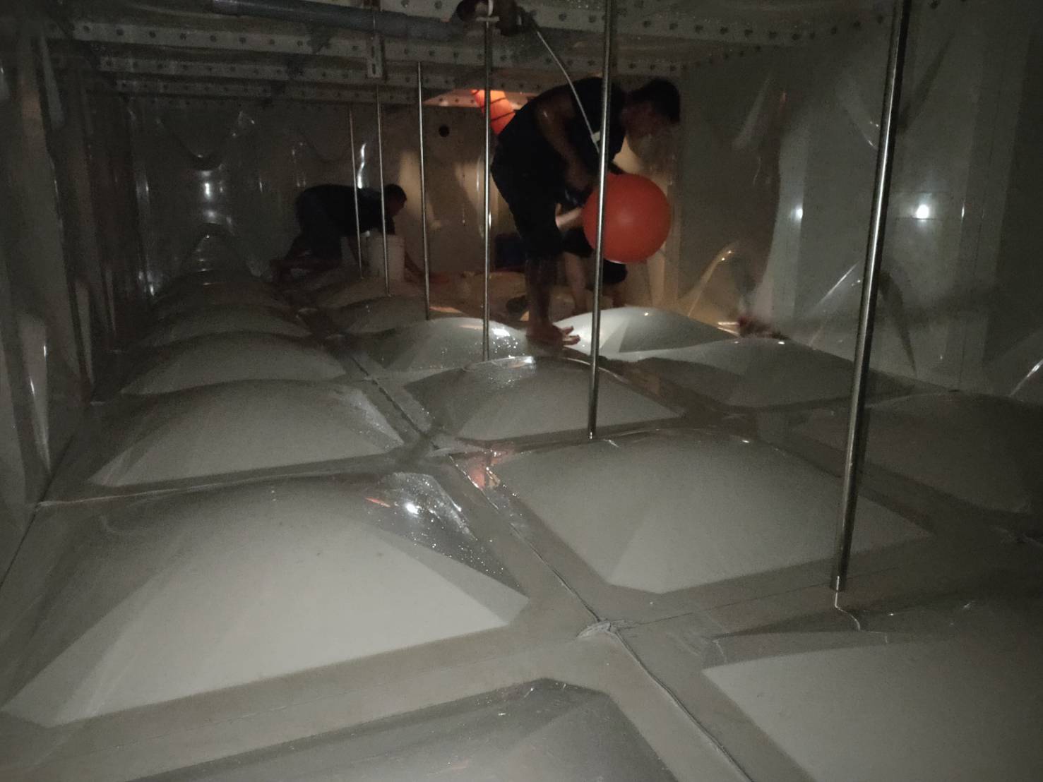 化石館清洗消毒水塔&nbsp;