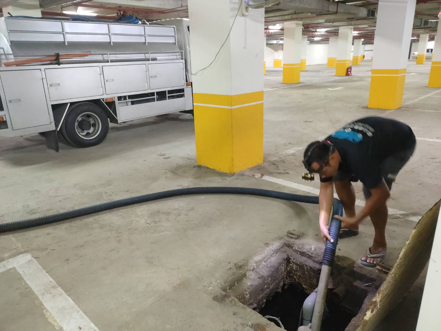 地下停車場抽污泥池&nbsp;