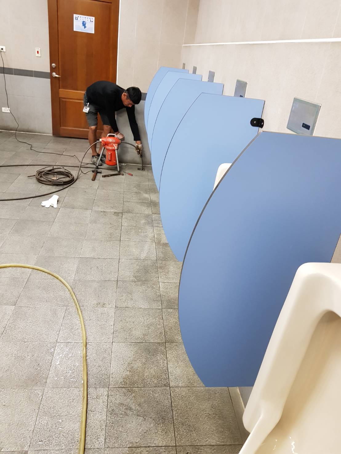 公司小便斗堵塞疏通&nbsp;