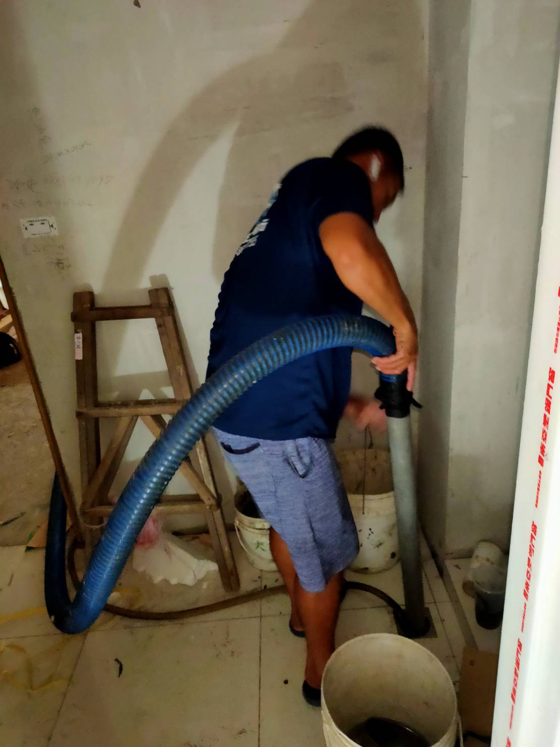 住家整修抽化糞池抽出很多濕紙巾&nbsp;