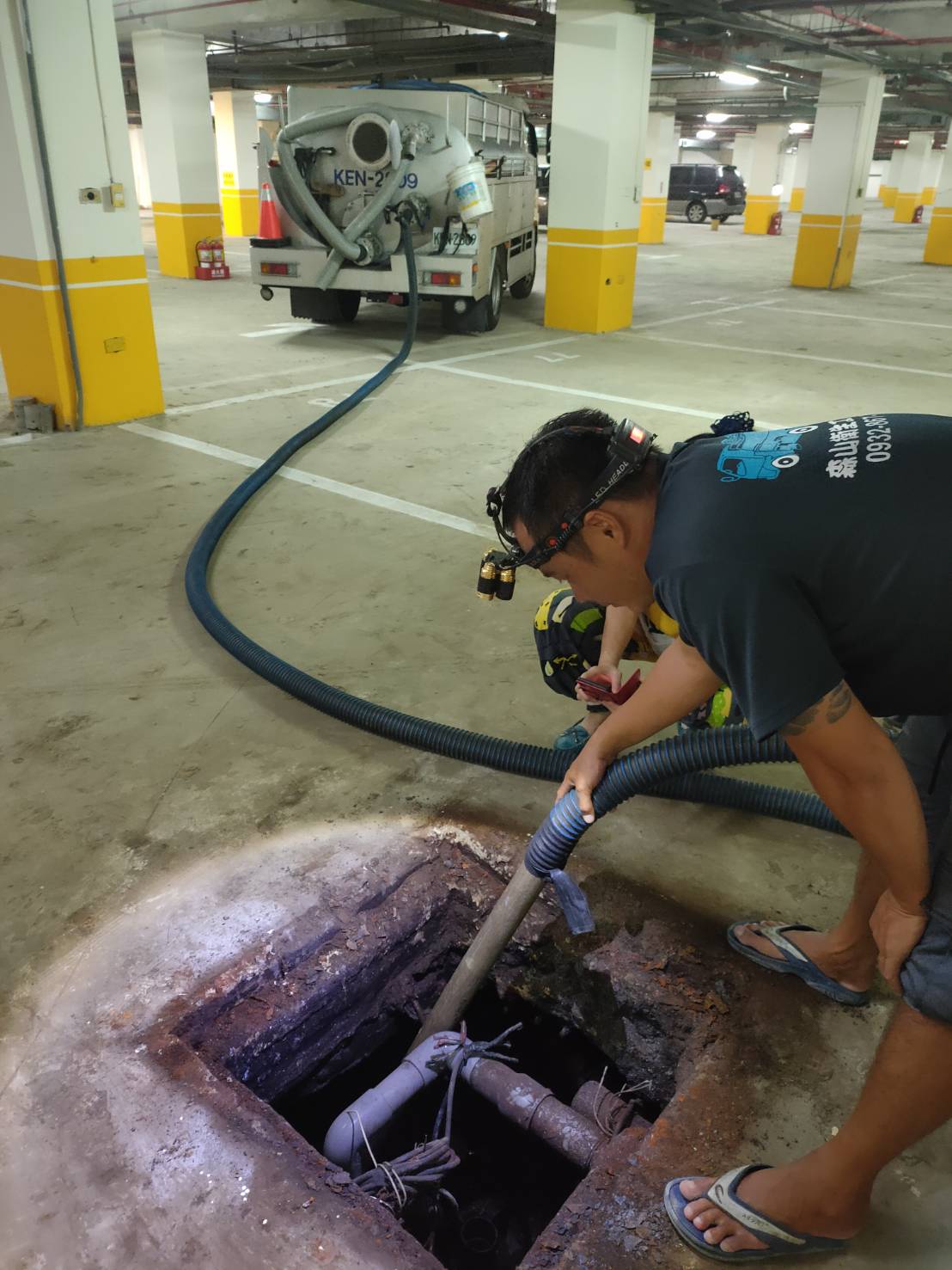 地下停車場抽污泥池&nbsp;