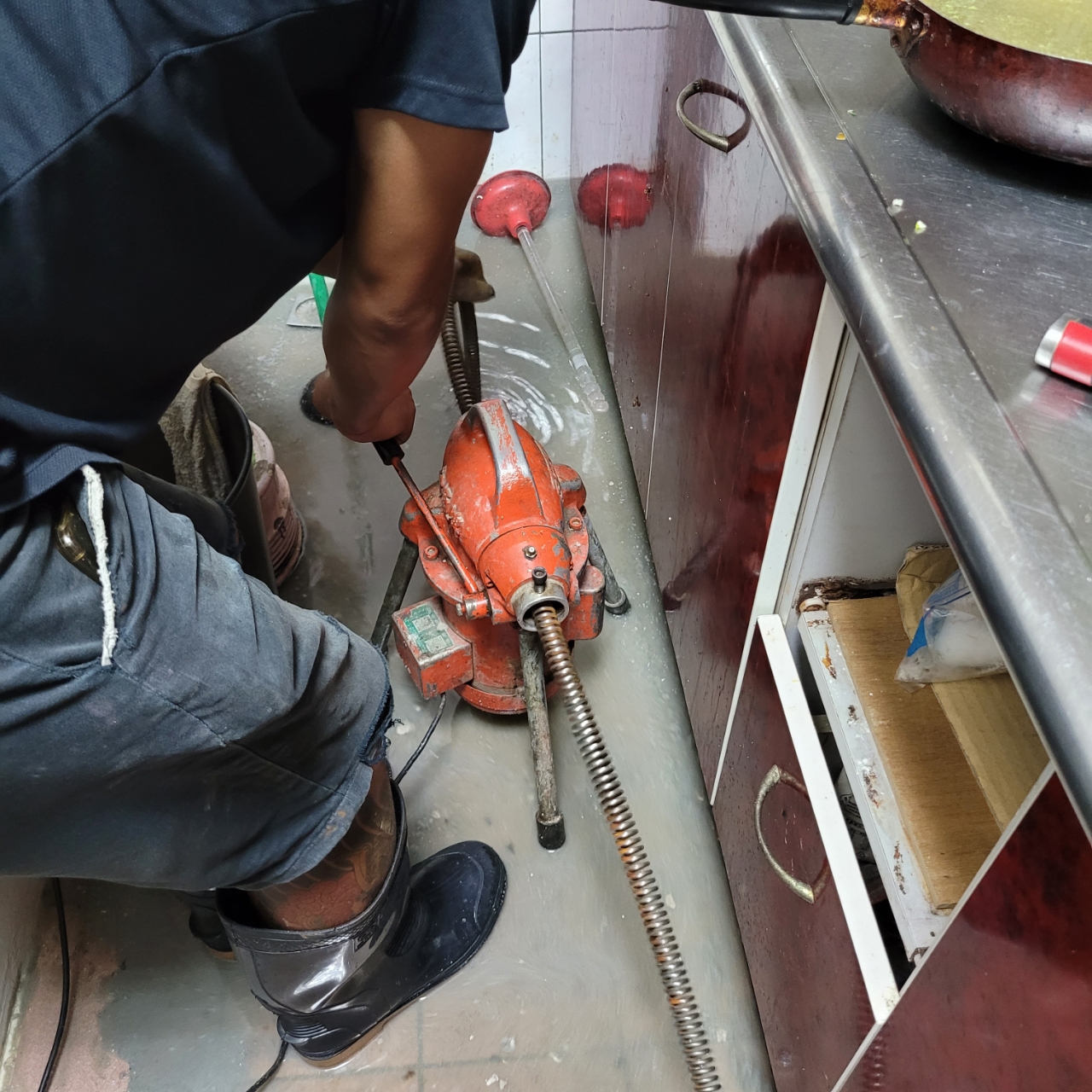 疏通水管堵塞&nbsp;