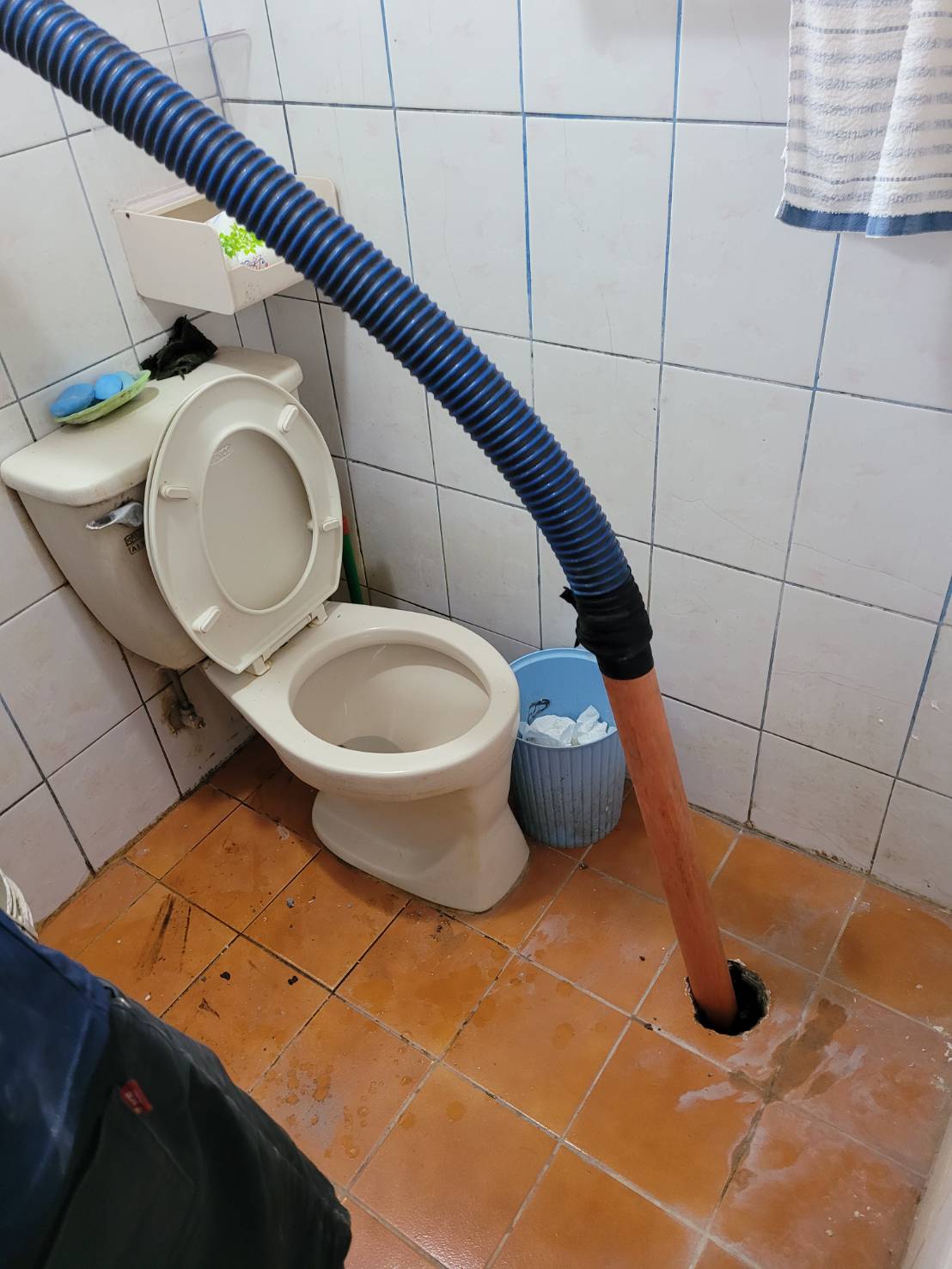 化糞池堵塞再打一個洞&nbsp;