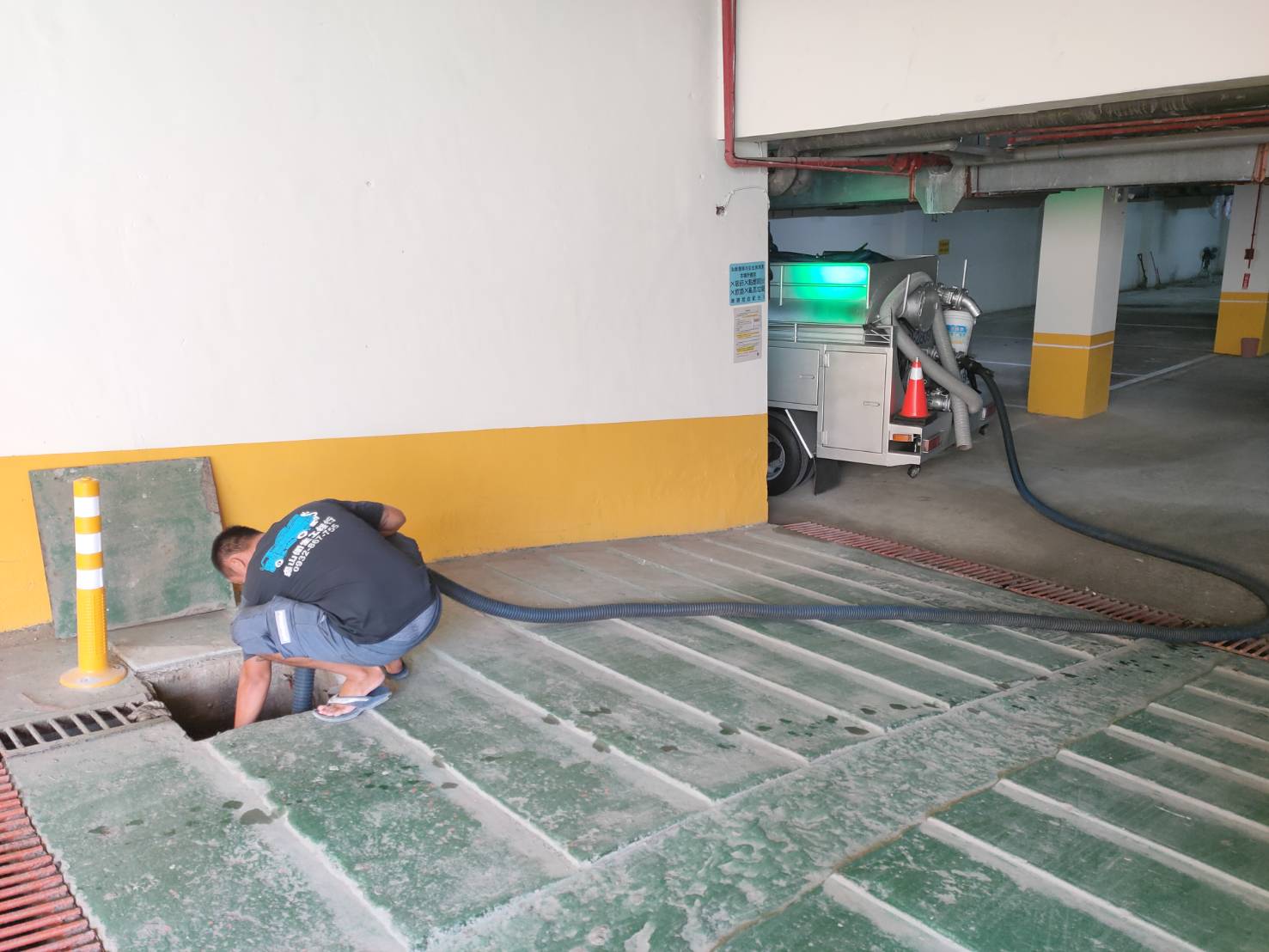 地下停車場抽污泥池&nbsp;