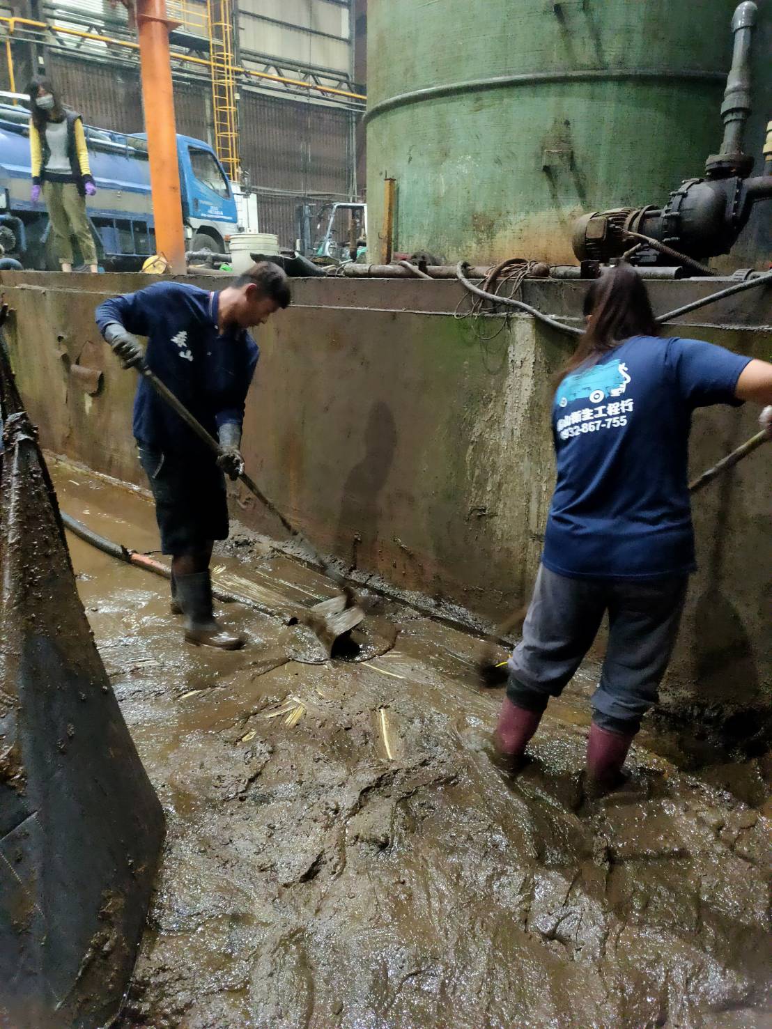 抽污泥池&nbsp;