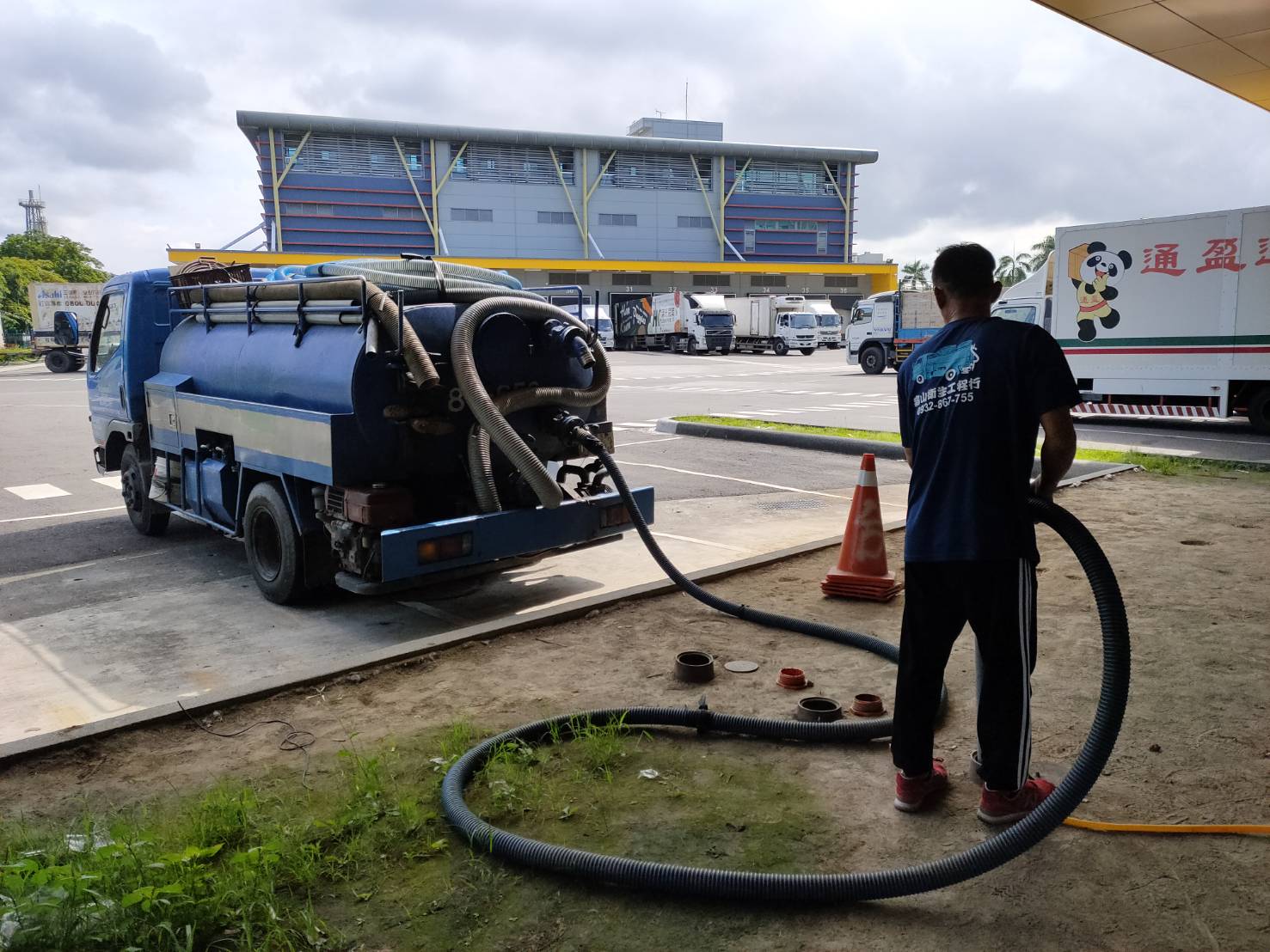 公司固定3個月抽一次化糞池&nbsp;