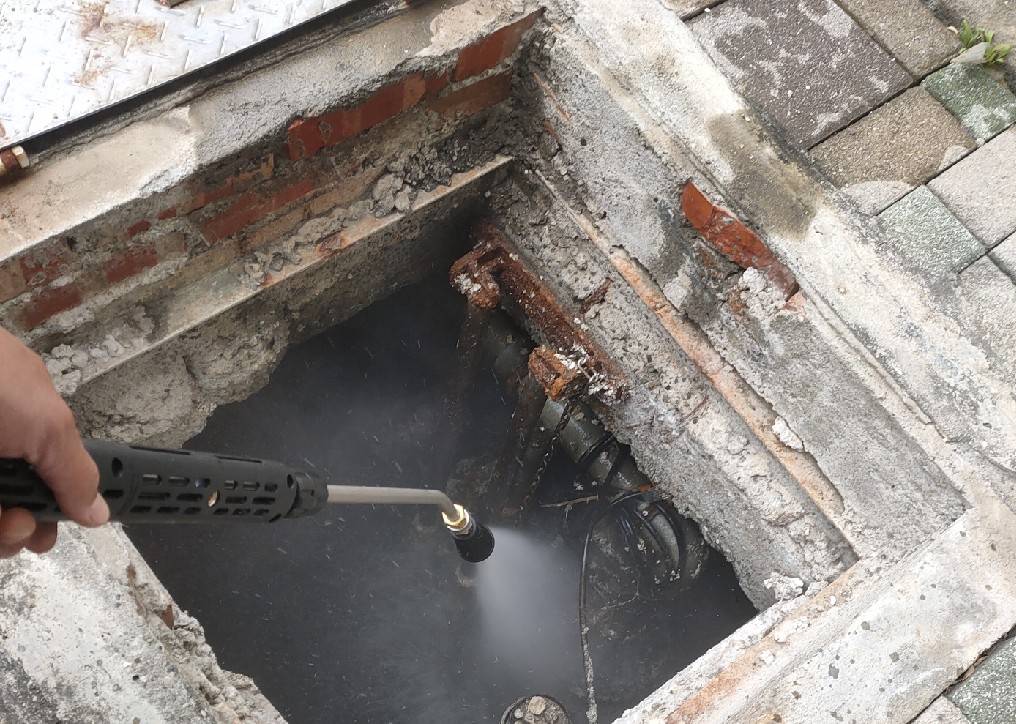 高壓水刀疏通清洗油管