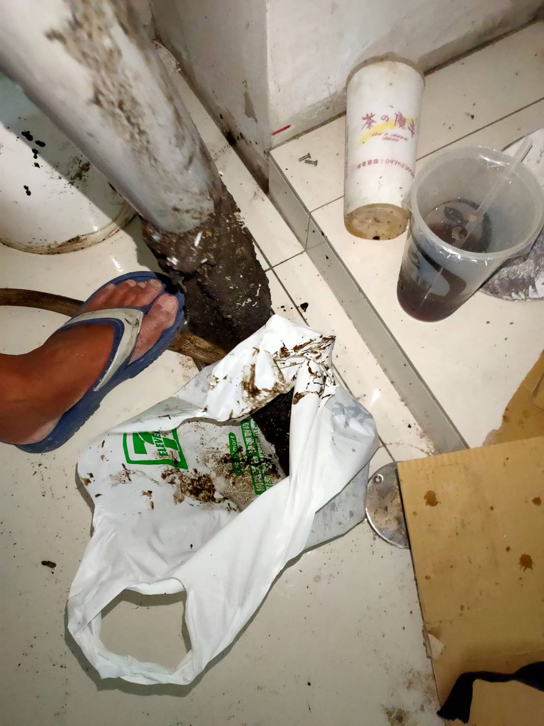 住家整修抽化糞池抽出很多濕紙巾&nbsp;