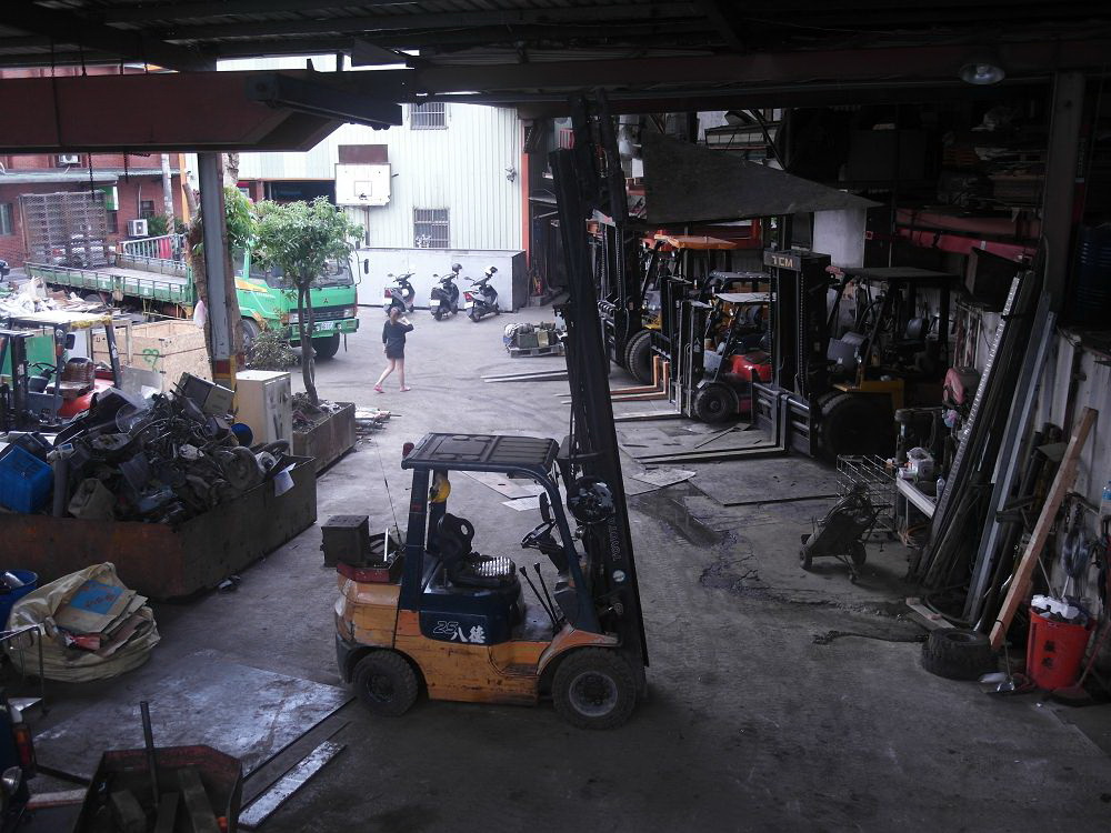 特殊４米堆高機