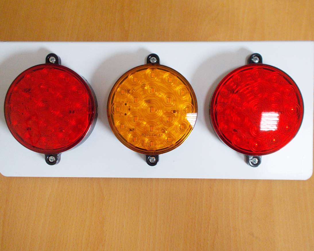 大貨車LED改裝尾燈(本公司設計製造)