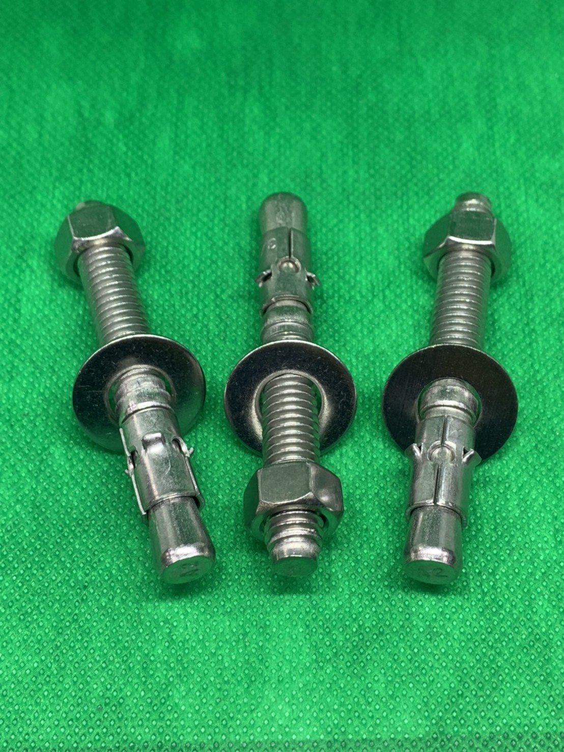 拉脹式膨脹螺絲