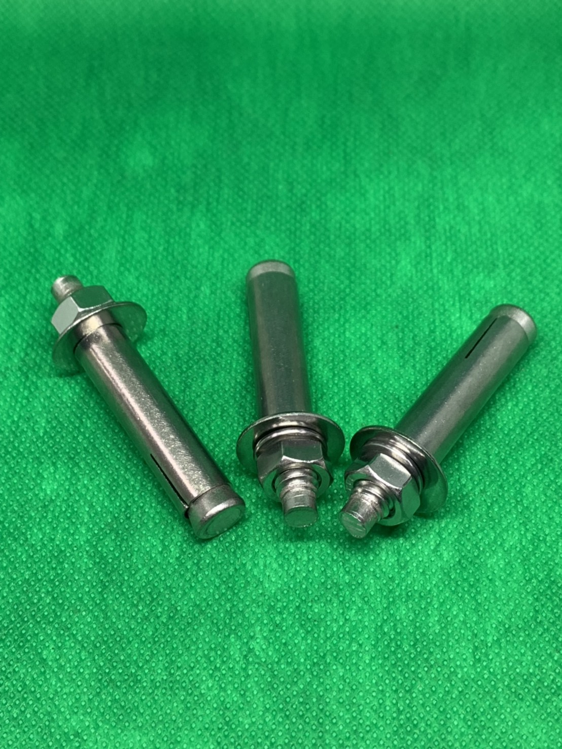 套管式膨脹螺絲