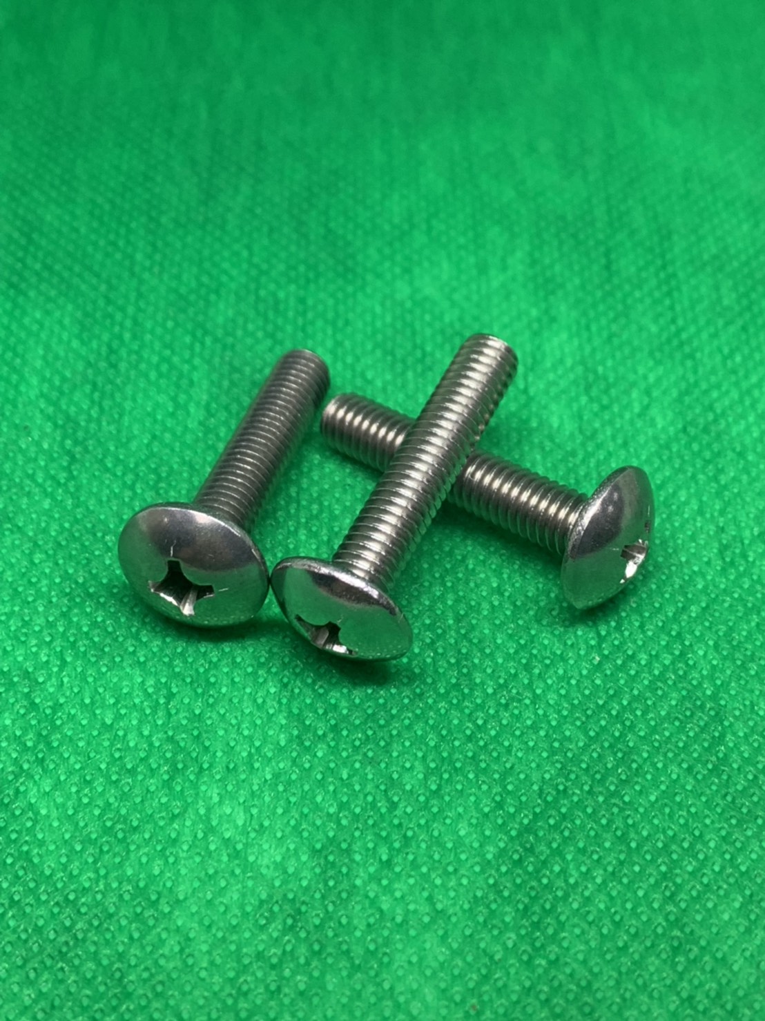 大扁頭十字螺絲