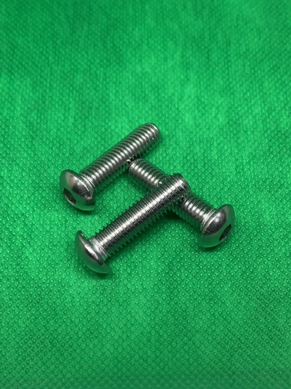 半丸頭內六角螺絲