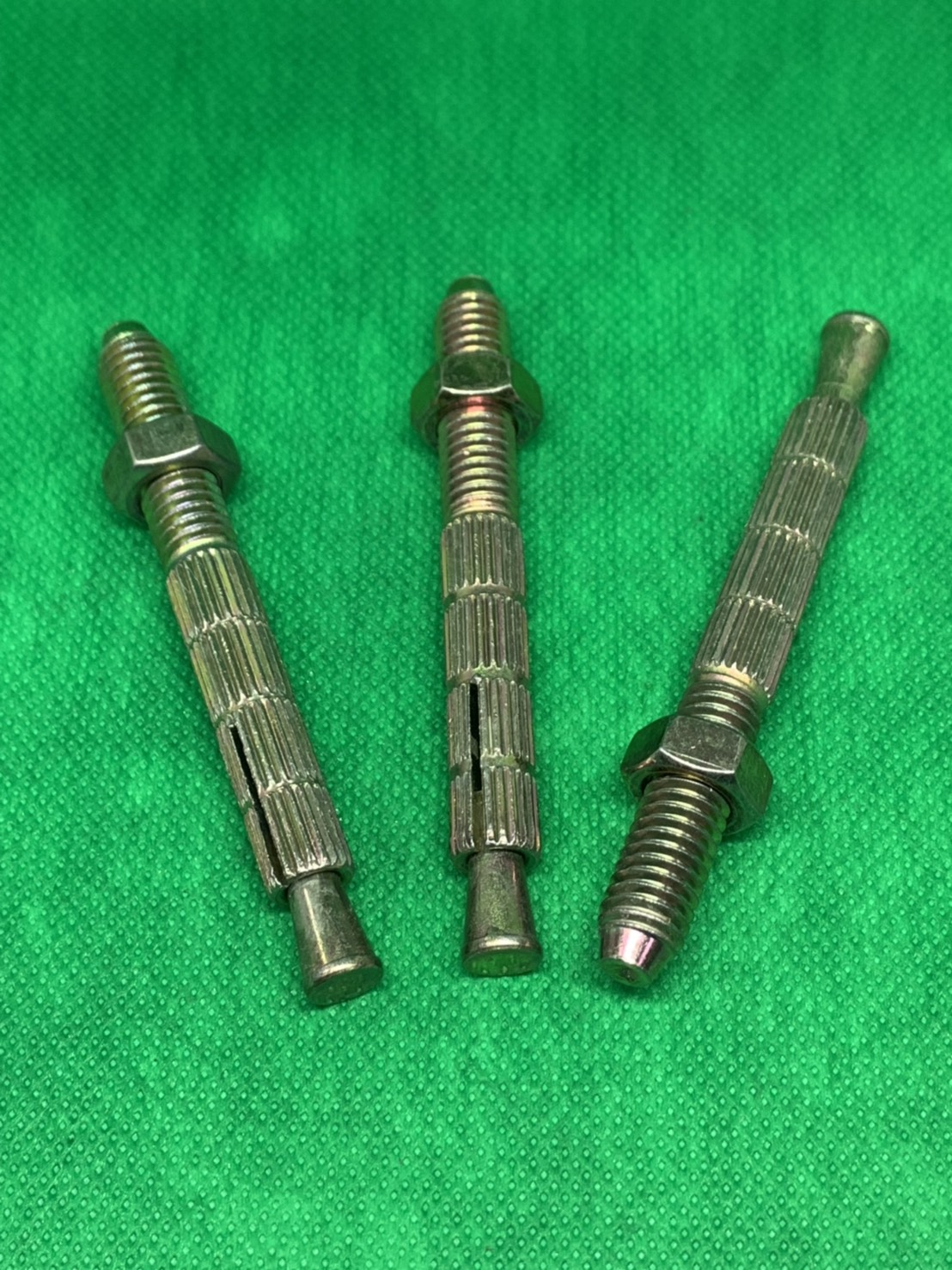 外牙式膨脹螺絲