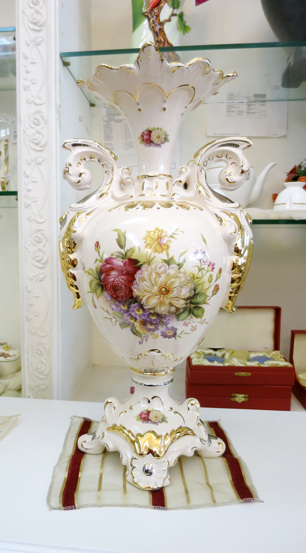 骨瓷花卉雙耳花瓶