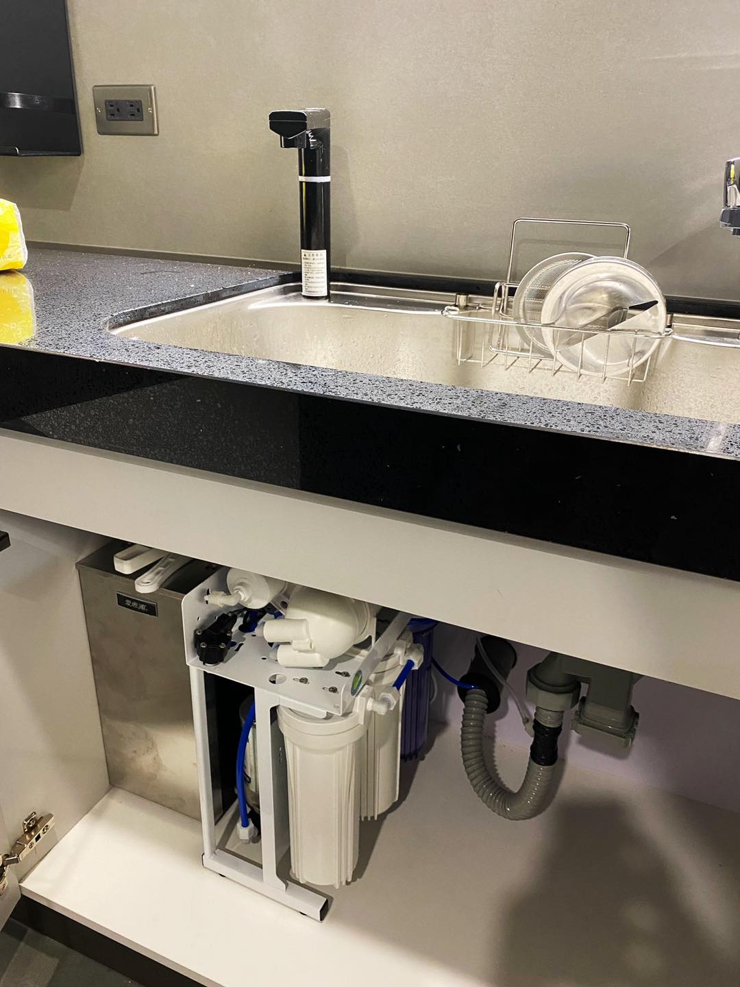 高雄鳳山愛惠普雙溫觸控飲水機安裝