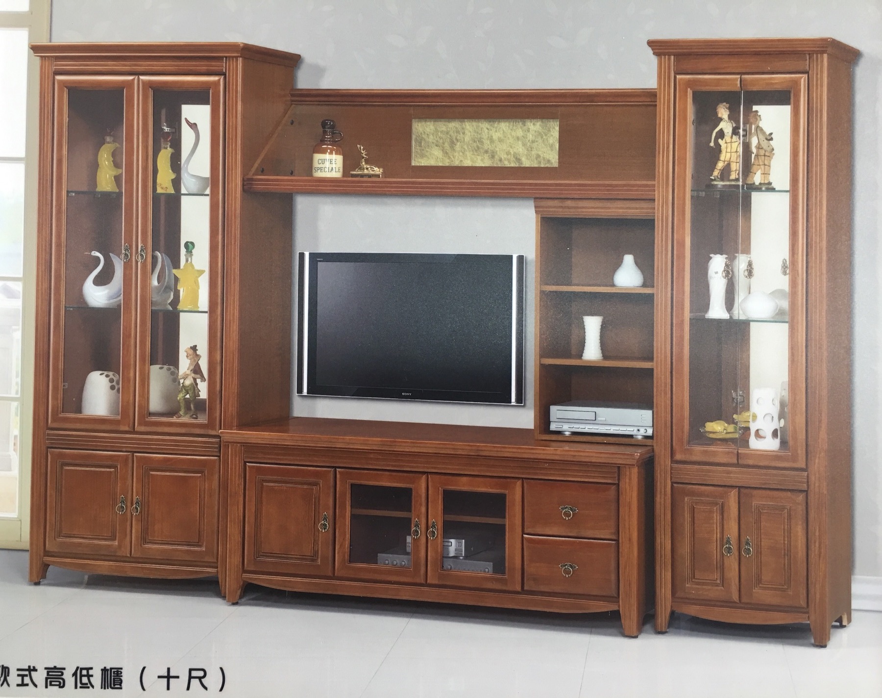 感謝嘉義市竹村里蕭先生，客製化書櫃(雙色板，內藏抽屜，搭配黑玻璃)。