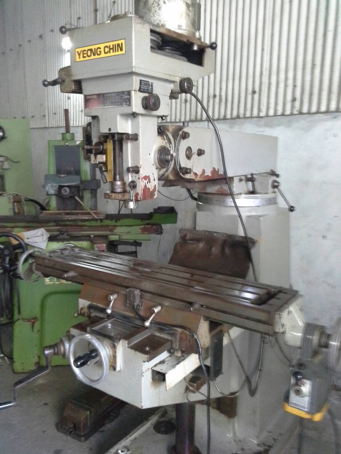 永進16VA銑床含左右自動油壓虎鉗銑刀夾頭