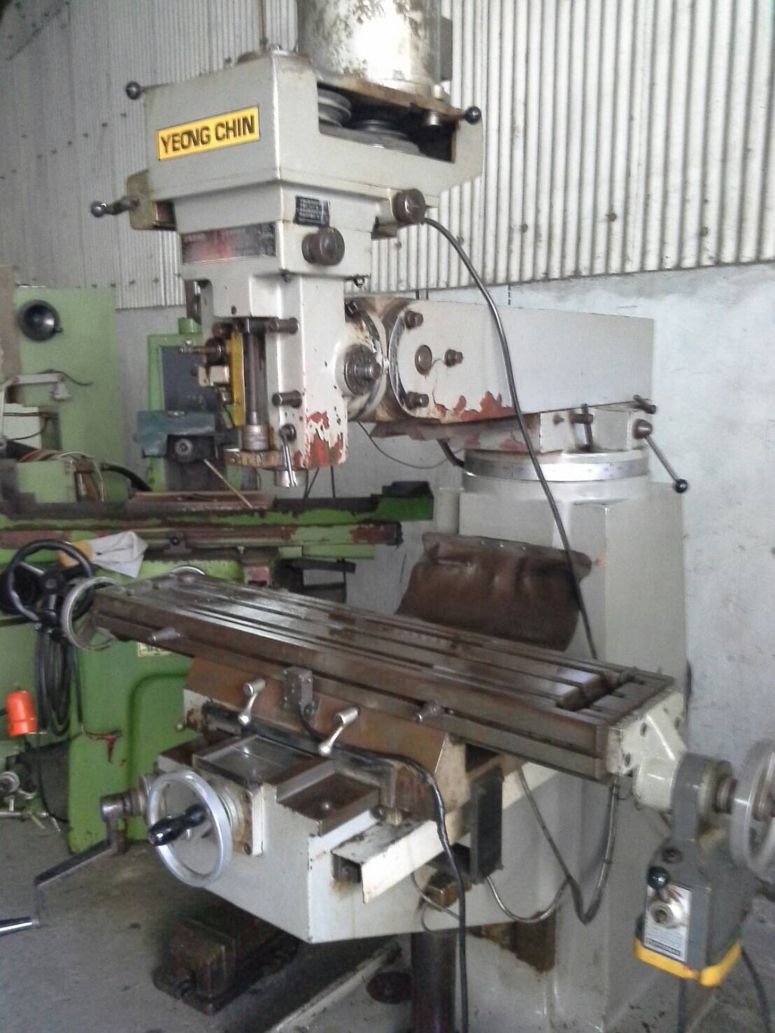 永進16VA銑床含左右自動油壓虎鉗銑刀夾頭