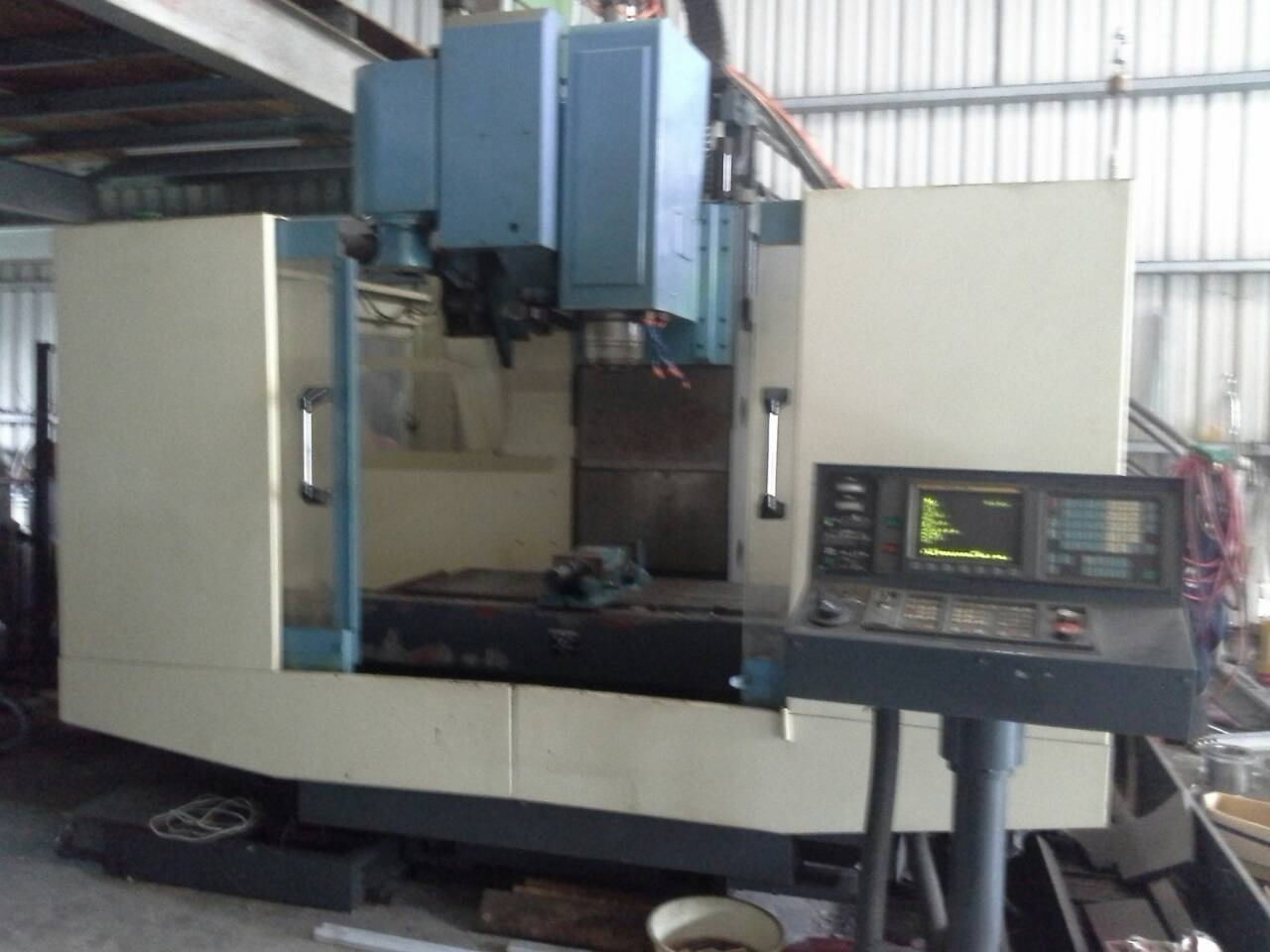 麗偉1020電腦銑床x30把刀