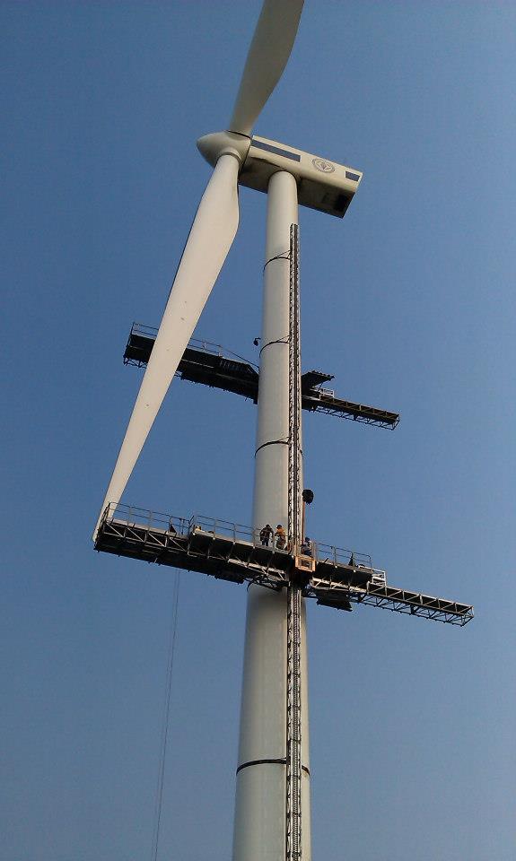 308071_293413787427393_742456793_n