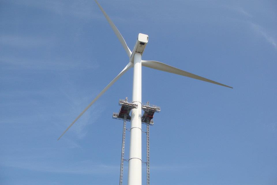 417543_185608601541246_2048856596_n