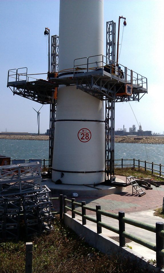 576452_293412920760813_64187692_n