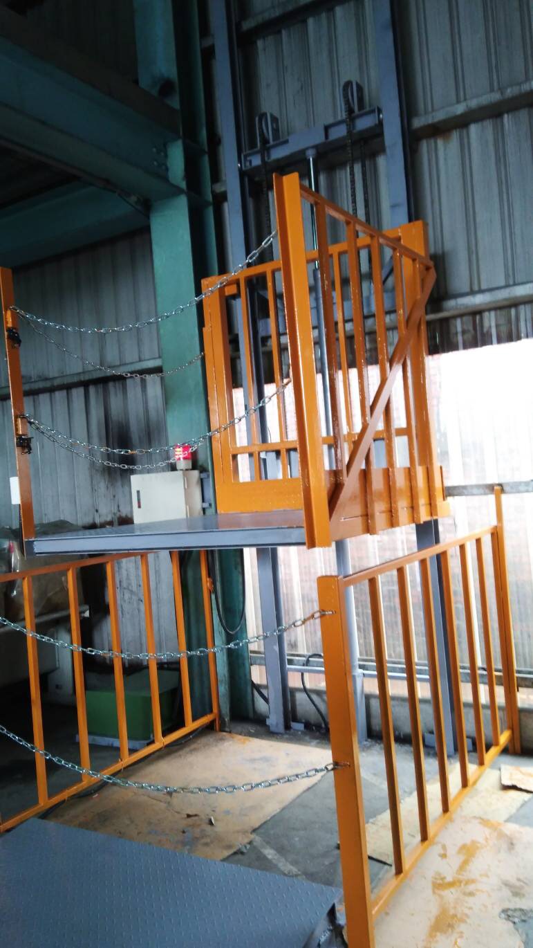 廠房油壓升降機