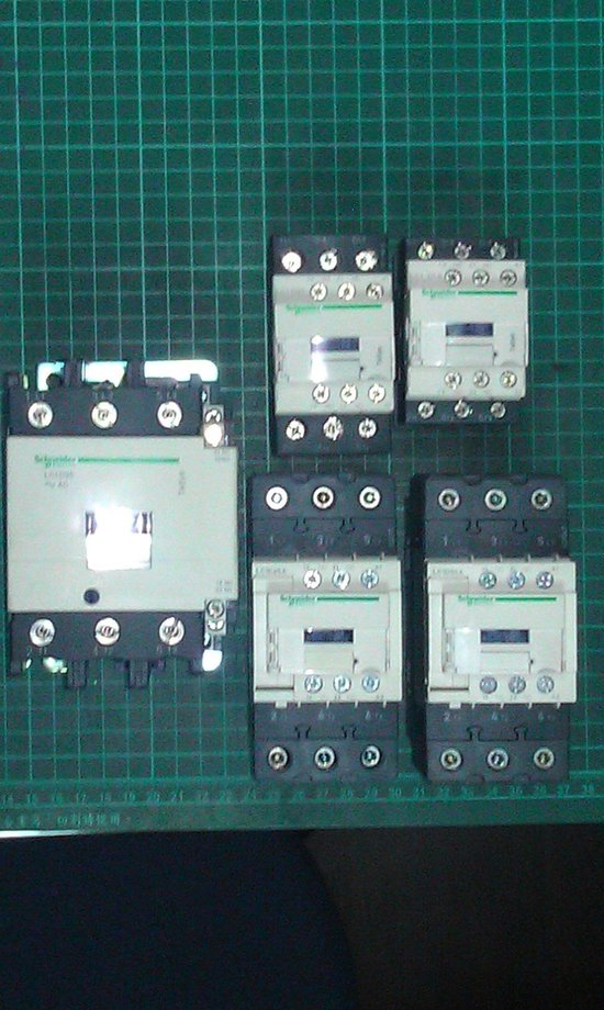 施耐德電器控制器