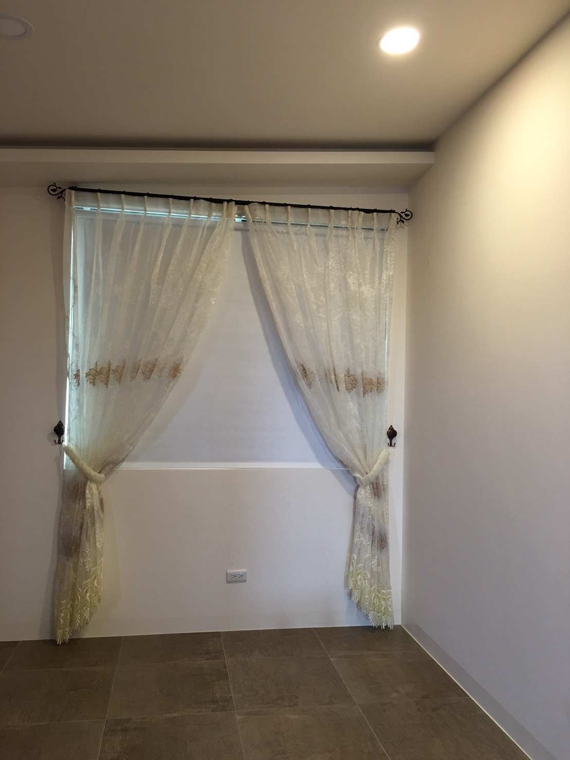 屏東窗簾-遮光捲簾（紗）