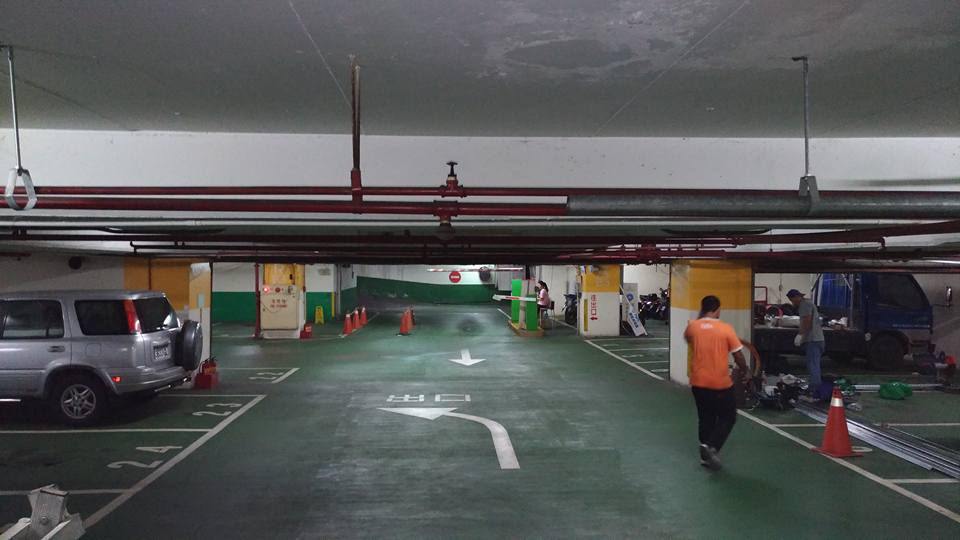 電動車充電站-台南大遠百