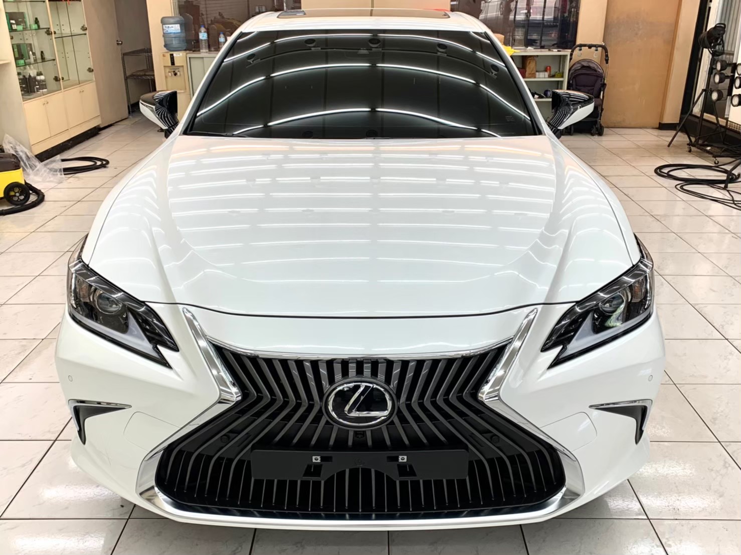LEXUS