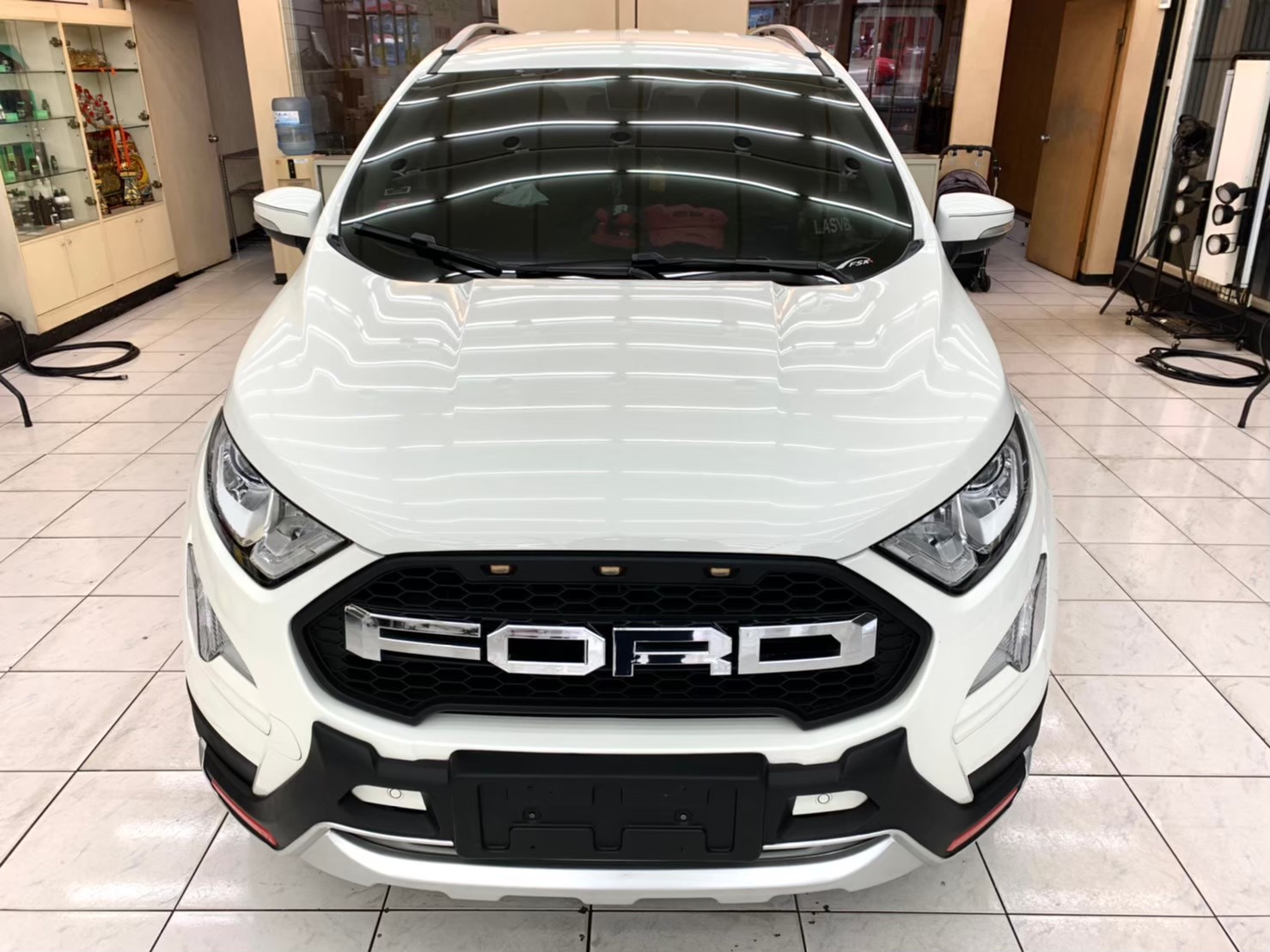 工地發泡膠去除，深層拋光美容