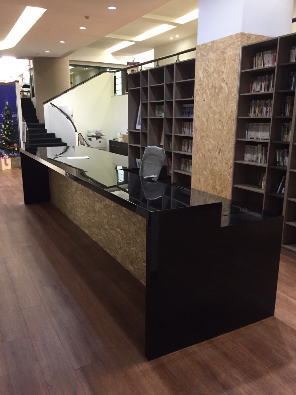 辦公室中島會議桌