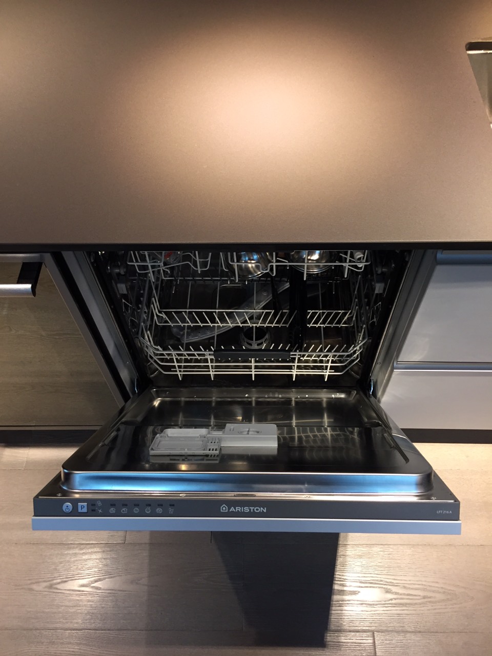 ARISTON洗碗機