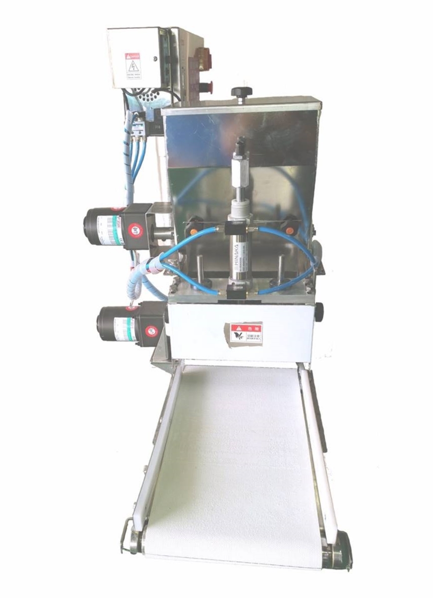 食品原料材料餡料定量分割機538MS正面