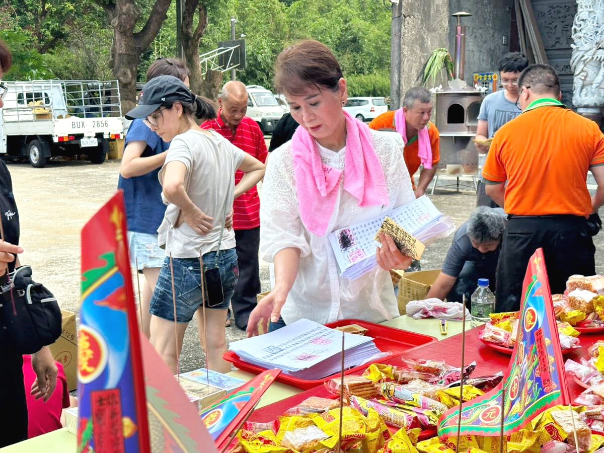 本宮同源三芝北海聖雲宮今日普渡眾生食物佈施