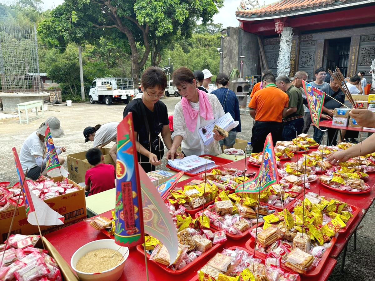 本宮同源三芝北海聖雲宮今日普渡眾生食物佈施