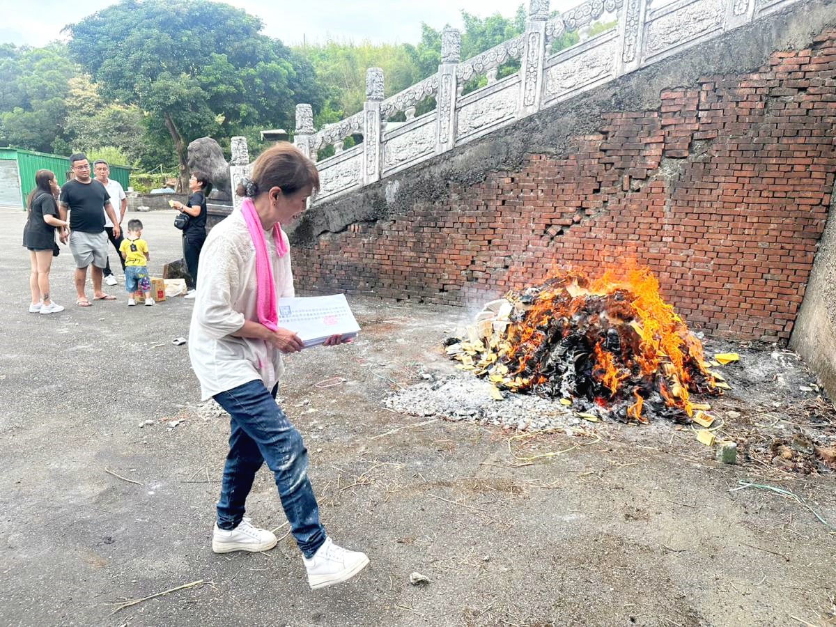 本宮同源三芝北海聖雲宮今日普渡眾生食物佈施