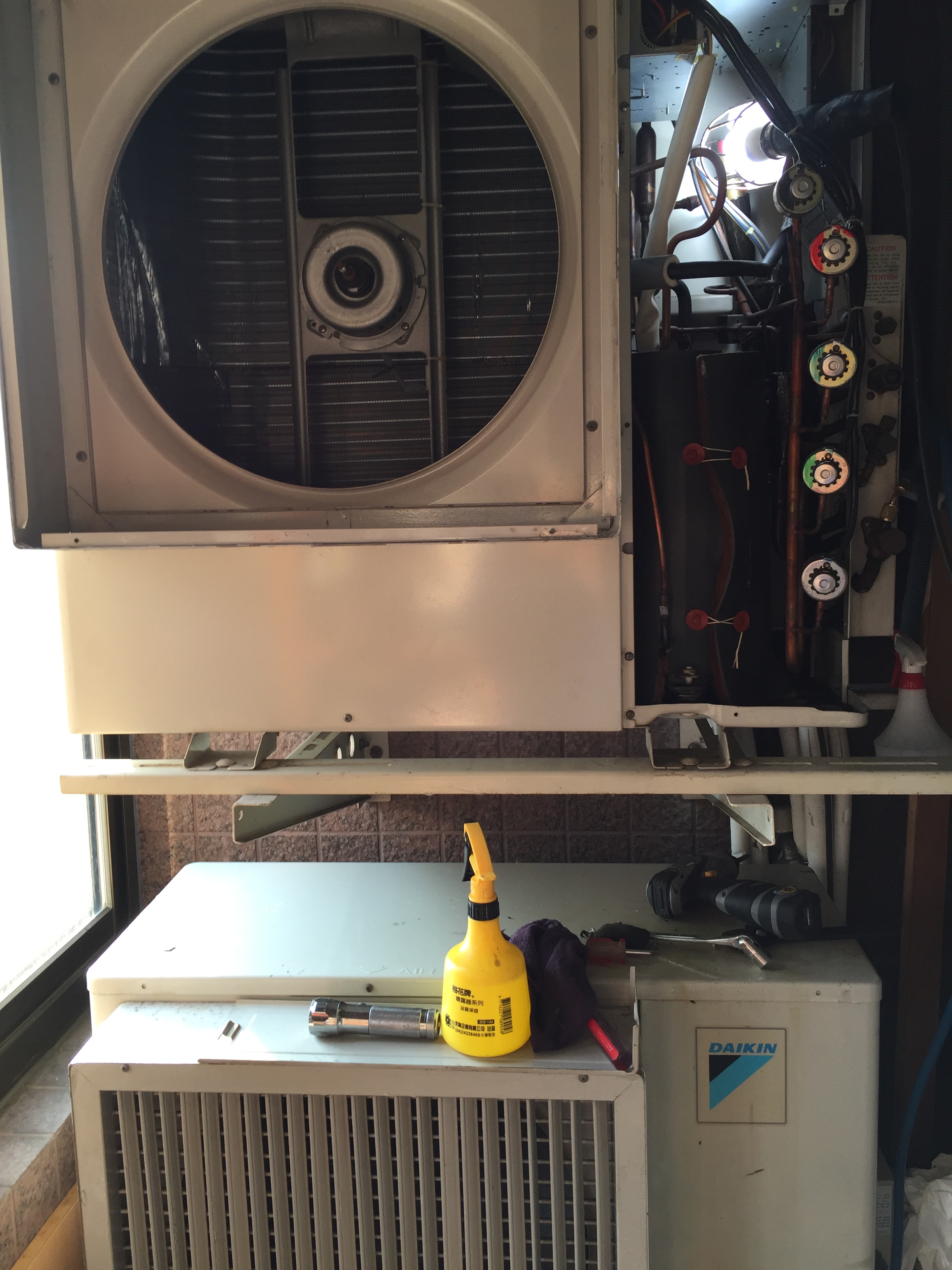 世豐-冷氣不冷、滴水、漏水、異味維修
