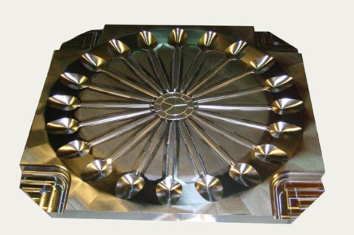 小型模具加工-湯匙的模具加工細加工