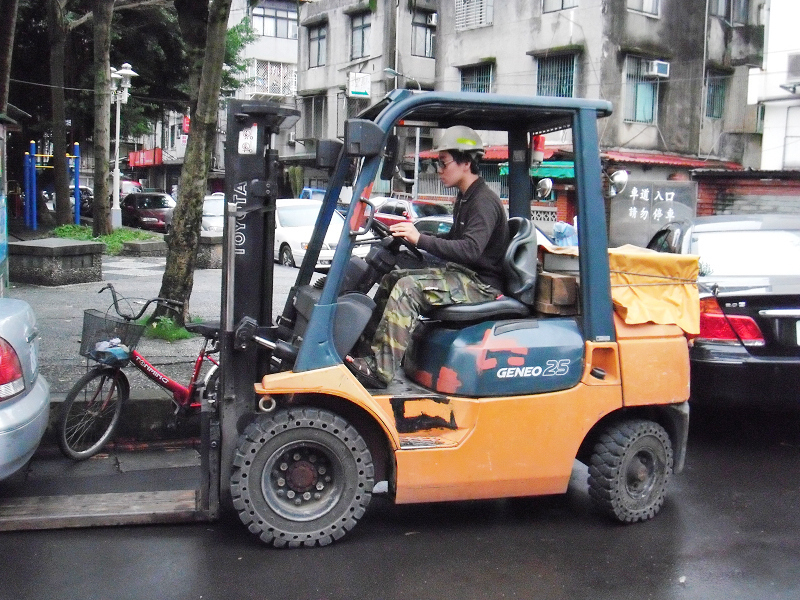 力大號堆高機出租